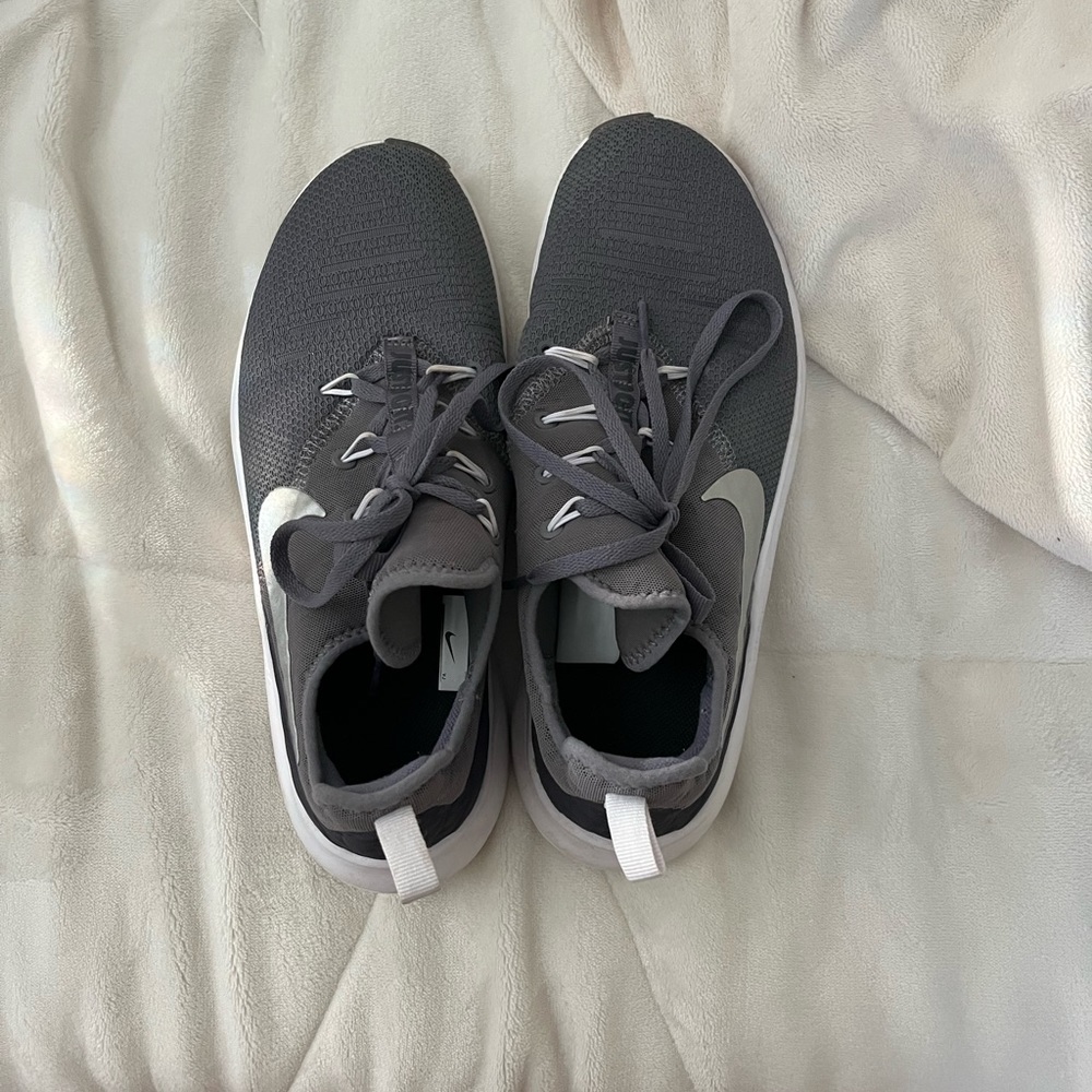 Nike Tennis Shoes